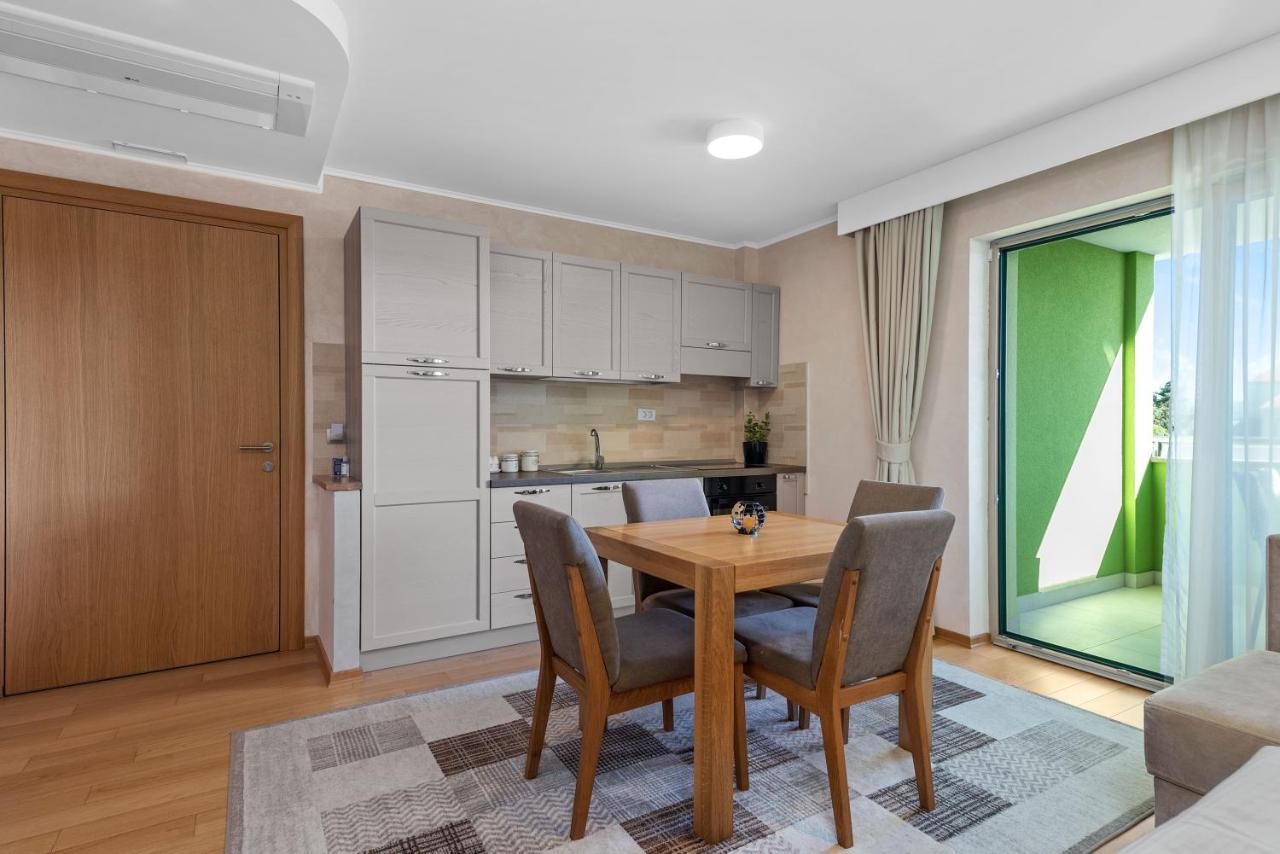 Apartmani Rubinic Turanj Exterior photo